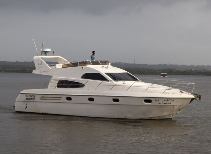 Luxury Yacht Rental - Ambassador  47